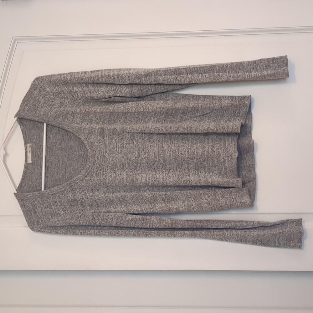 Aritzia Wilfred Free scoop neck long sleeve top